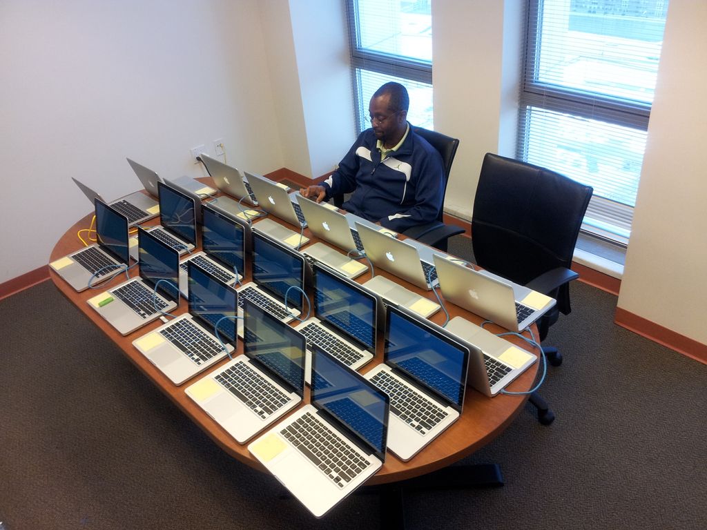 "Cloning" MacBook Pro fleet (April 2013).