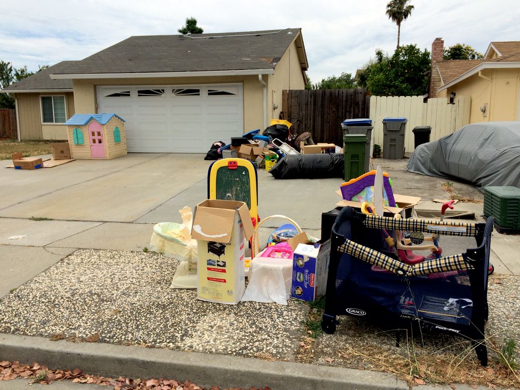 Household trash/junk removal.
Move-in/out cleaning