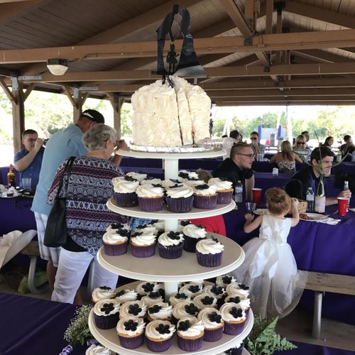 Wedding cupcake display 