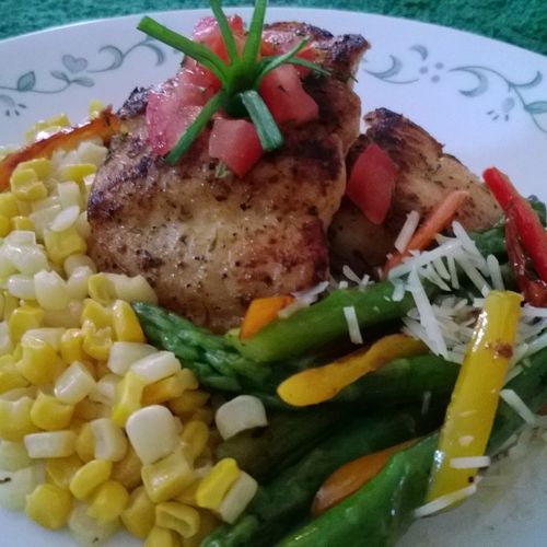 Cajon chicken with buttery corn and green beans