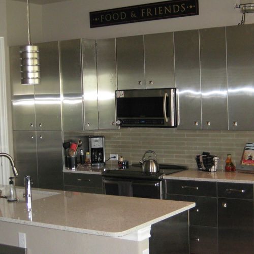 Stainless steel Kitchen, Carava countertops