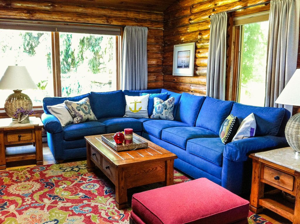 lake cabin living room