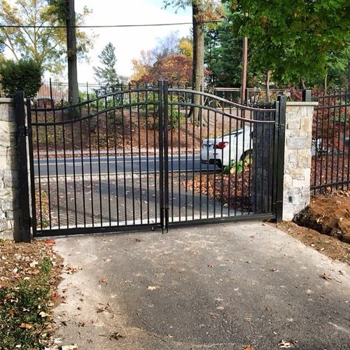 6' estate gate job completed in West Hartford
