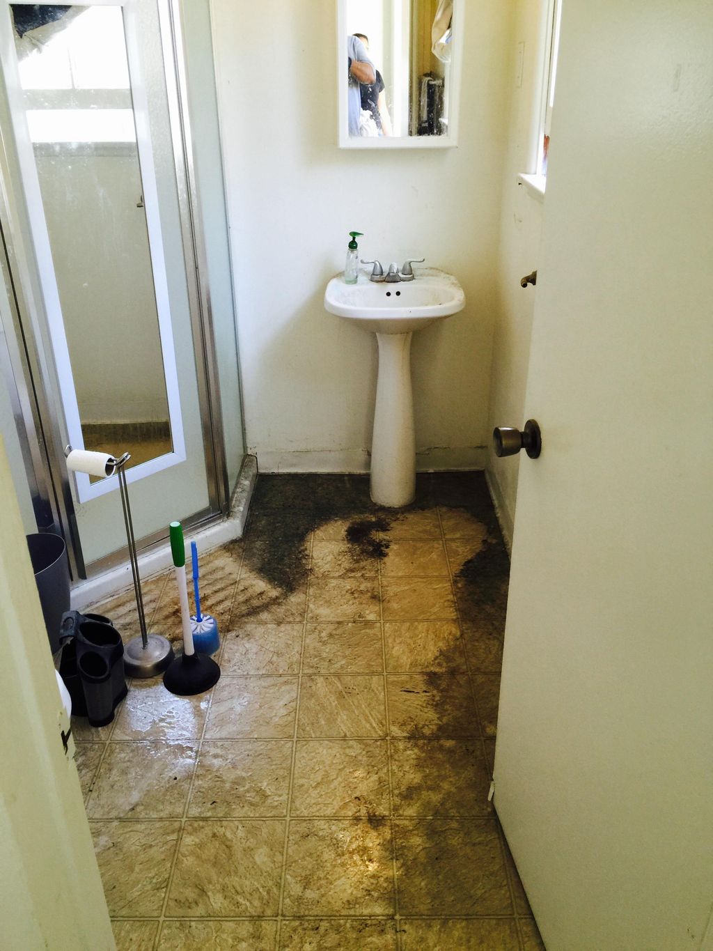 This is a before pic of this very dirty bathroom.