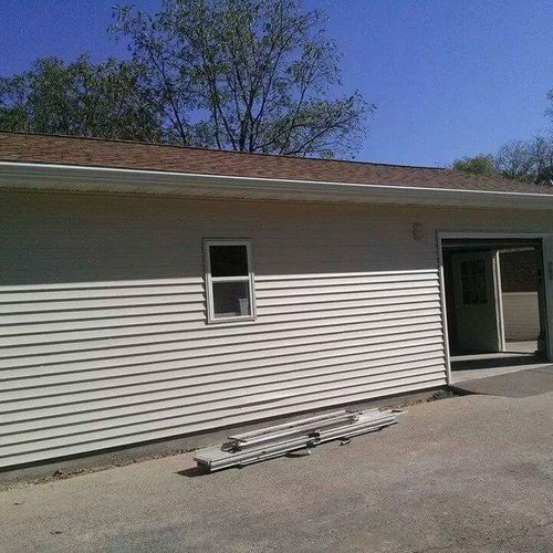 22x36 detached garage with siding (3)