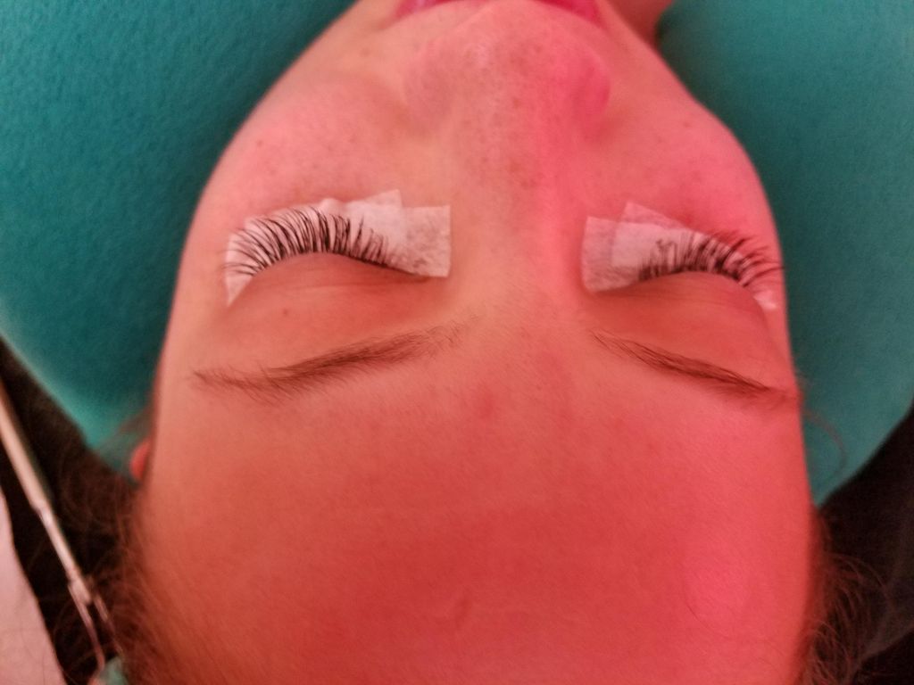 Eyelash extensions (celebrity)