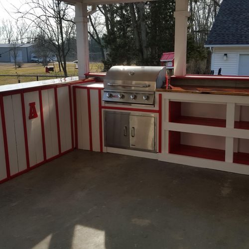 "Alabama" themed outdoor kitchen