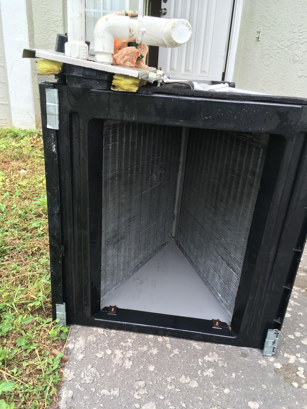 Evaporator coil cleaning