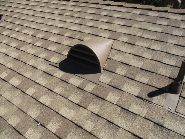GAF Timberline HD Reflector Series.
Color: Sandlew