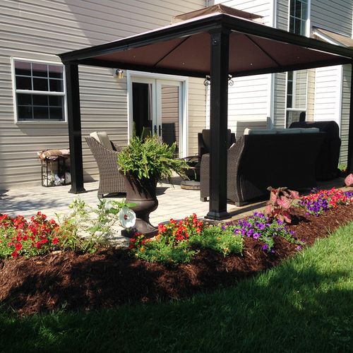 Pergolas and coverings to enhance your outdoor ent