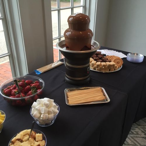 Chocolate Fountain w/ all the dippers