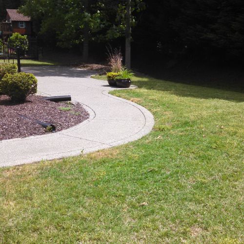Medium lawn and hedges after completion: mow, trim