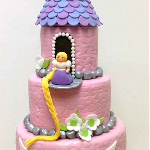 "Tangled" theme birthday cake