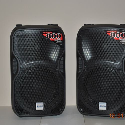 Two Alto 800 watt main speakers with a total of 16