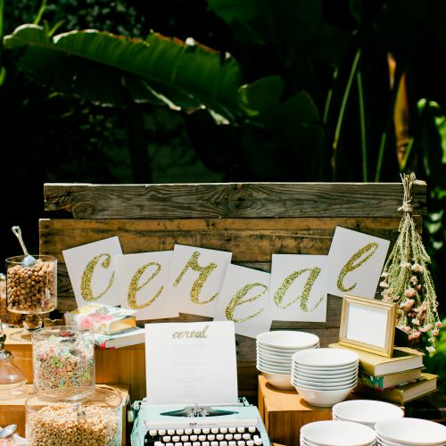 Urban, Eclectic Wedding
Food Station Styling + Con