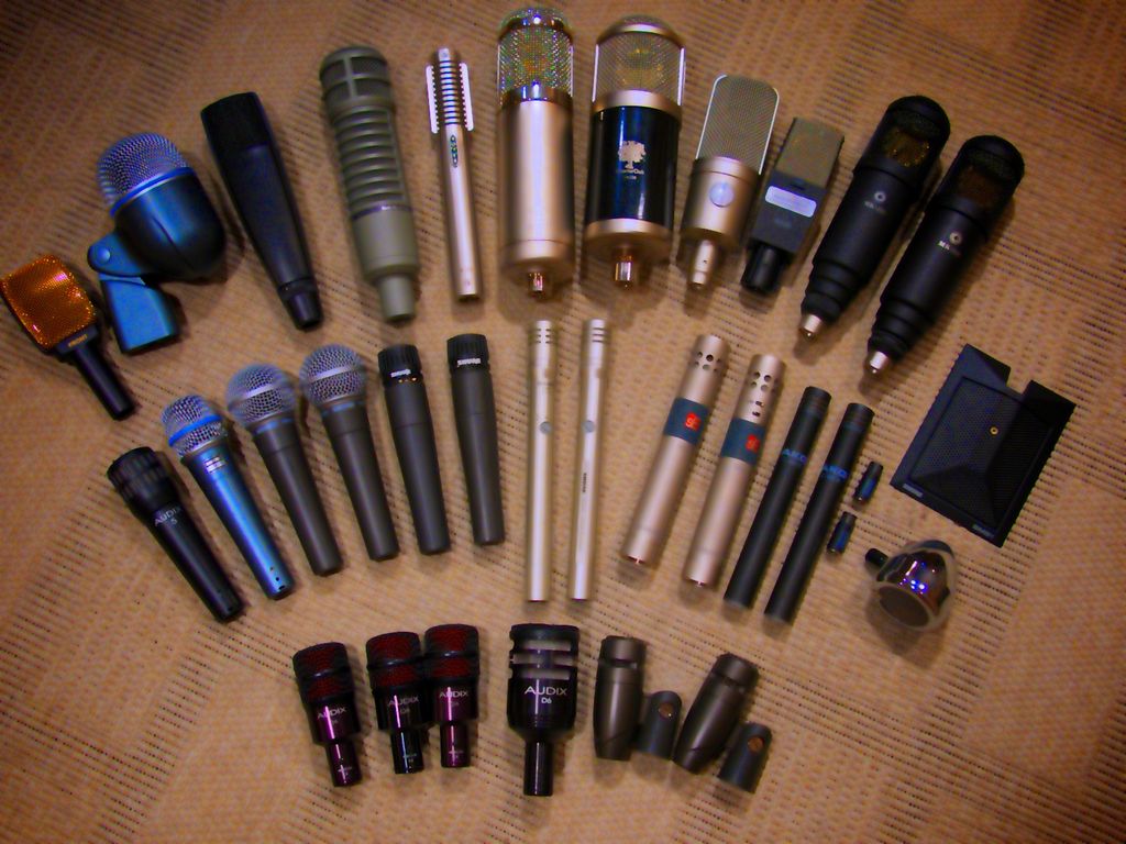 Many microphones to choose from.