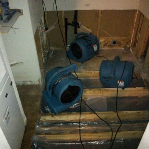 Using Air Movers to help dry the room with a Dehum