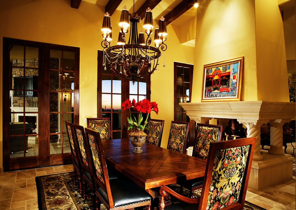 Elite Builders of Colorado
Dining Room
