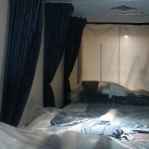 pic 2 containment massage room