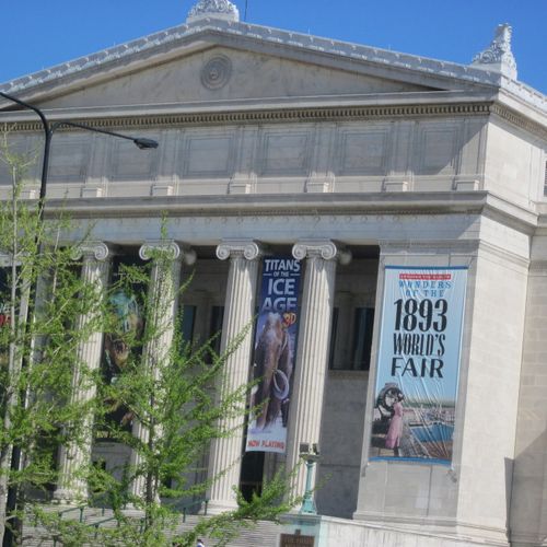 The entrance to the Field Museum in Chicago.