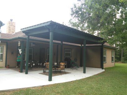 We make custom pergolas with or without metal roof