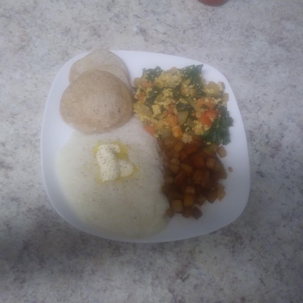 Breakfast time!!!!! Tofu scramble(I swear you wont