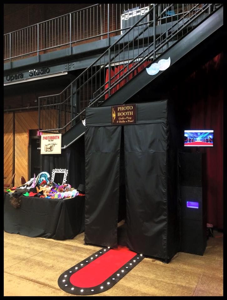 Pittsburgh Prestige Photo Booth - A professional e