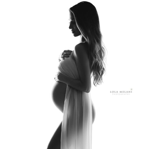 Artistic fine-art maternity photography