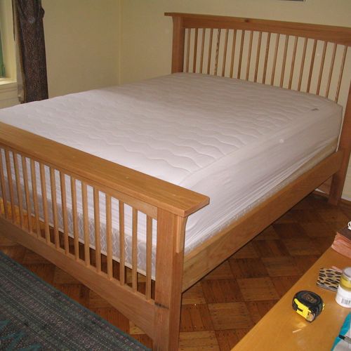 Arts and Crafts style queen size bed, Red Oak. 200