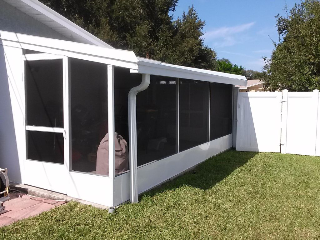 Custom screen room  for a very happy customer.
