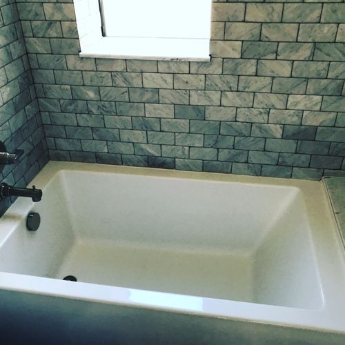  Deep soak tub with shower, split bathrm
