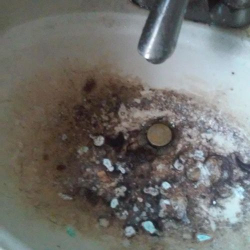 Bathroom sink before cleaning