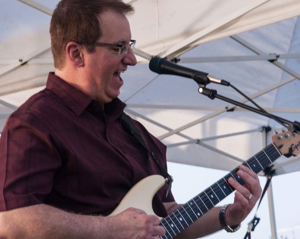 Guitar player Sid Bardfield