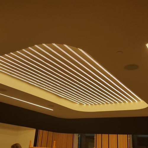Led fixtures at a conference room 
