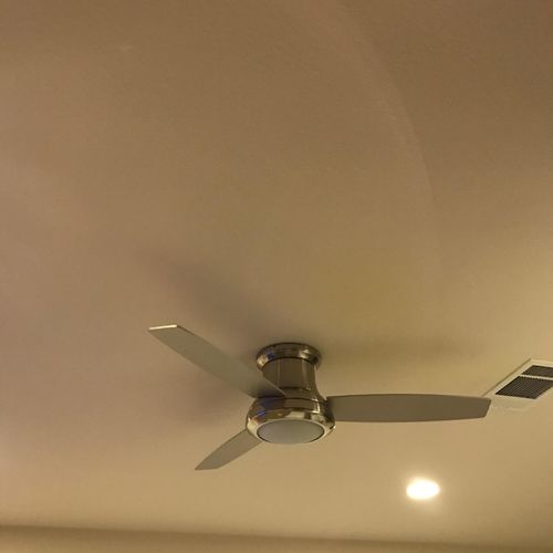 Livingroom ceiling fan.