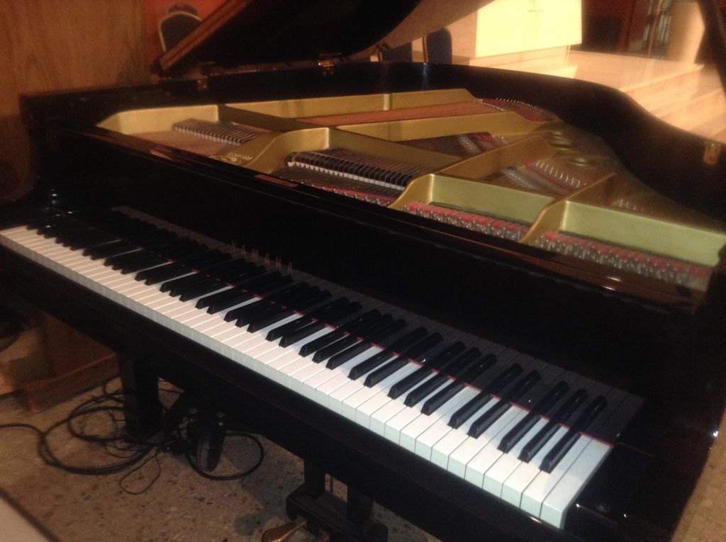 Putting a Yamaha G1 grand in good tune.