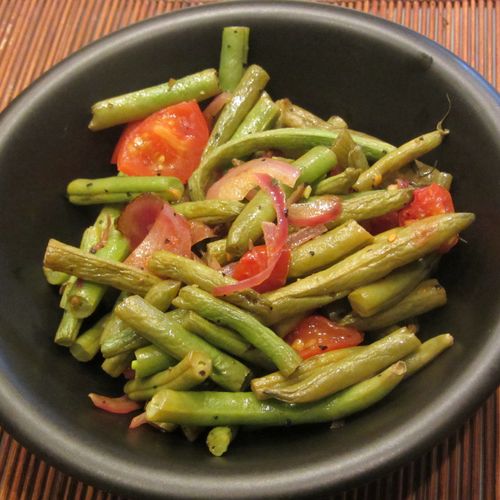 Green Beans with Onions and Tomatoes