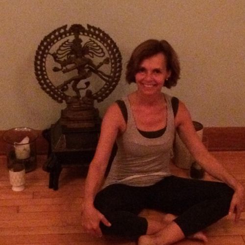 Teaching Hot Fusion at Grow Yoga in Grandview, Ohi