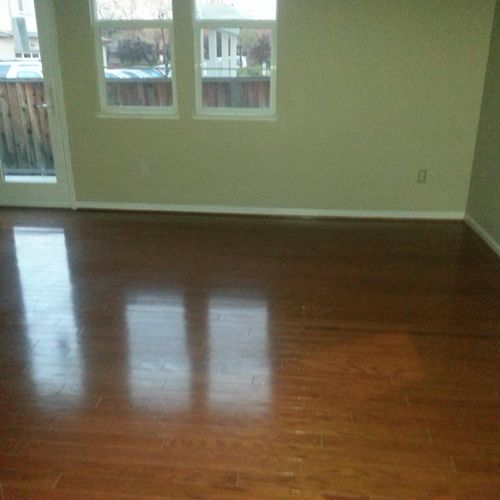 Wooden floor polishing