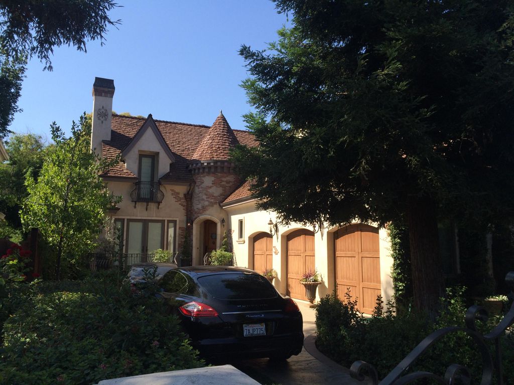 Another two story house in Willow Glen