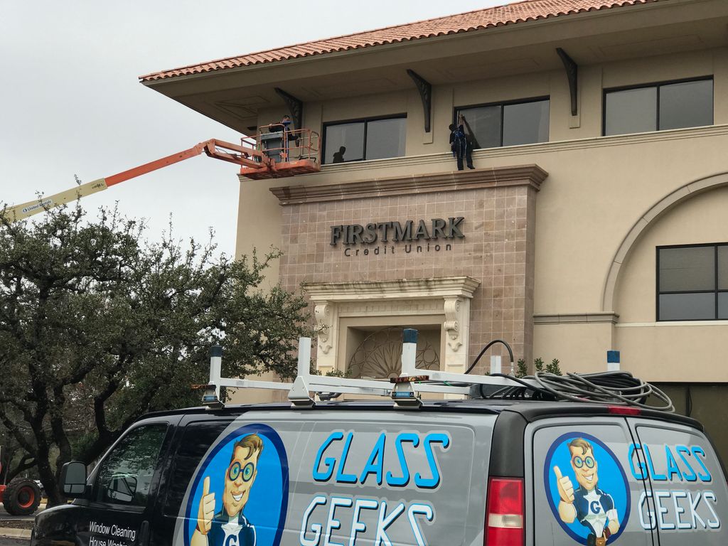 High windows are always fun for us Glass Geeks. Th