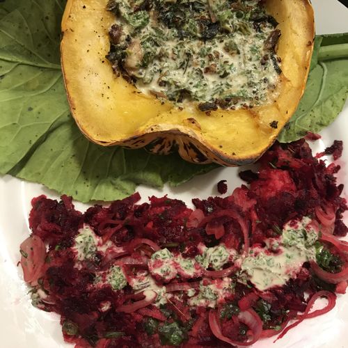 Stuffed acorn squash with sweet and sour beets 