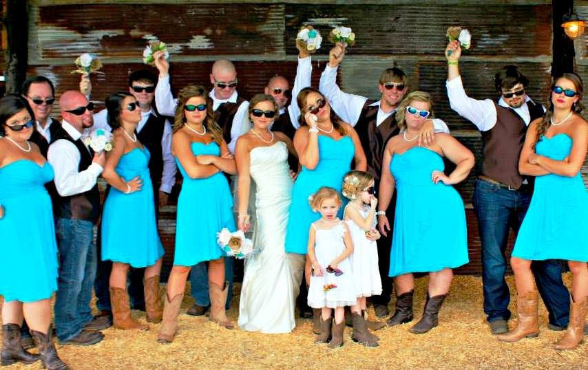 I want to marry a COWBOY!  #barnreception, #outdoo