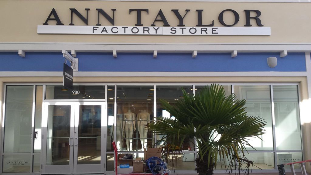 New store painting completed Oct. '15 in Tampa Out