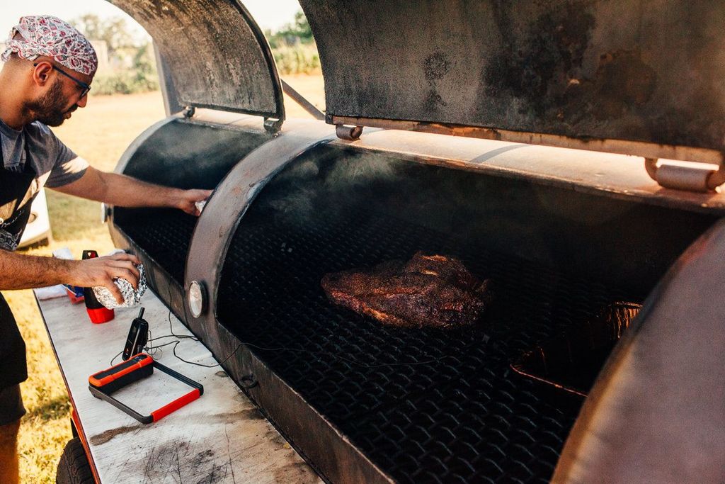 Giddy Ups Bar Food Vending