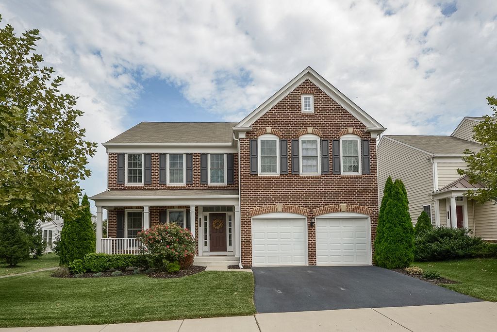 Better than a model in Ashburn - move in ready