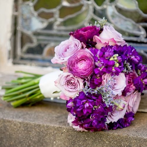 Bridal bouquet in purple and plum hues