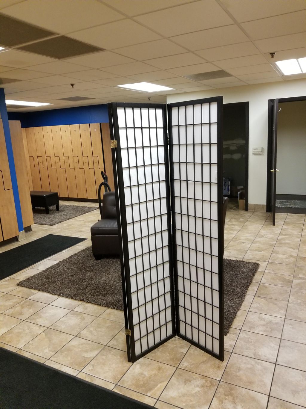 Such a nice women's locker room