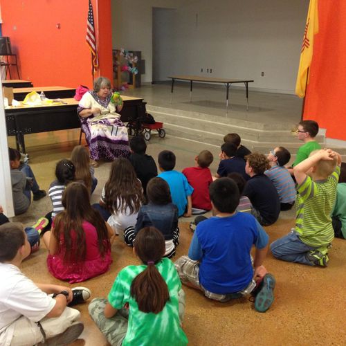 Kids are mesmerized with Susi Wolf's storytelling.
