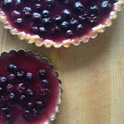 blueberry tart with almond cookie crust. no added 